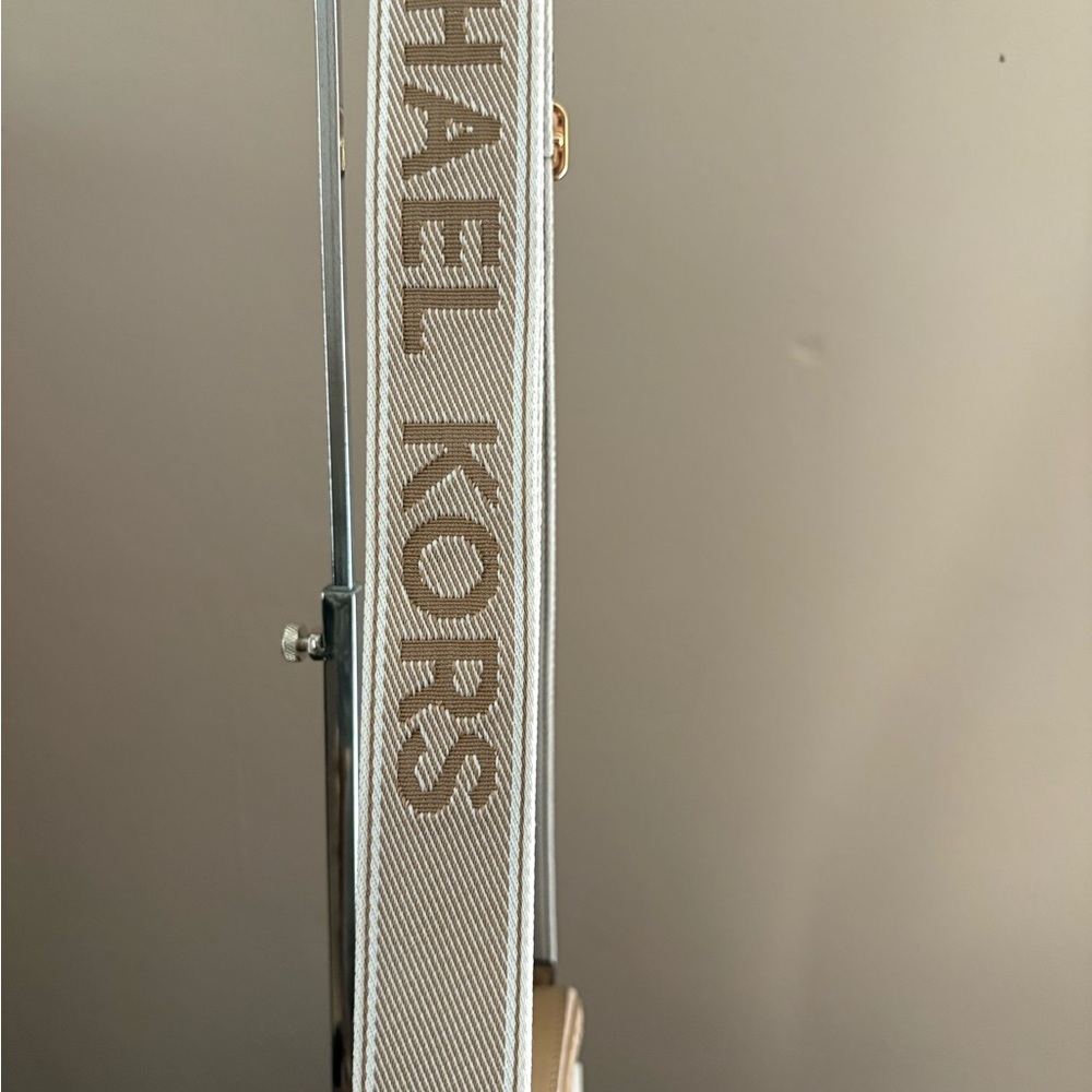 Michael Kors Maeve Large Logo East West Pocket Crossbody - NWT - Picture 9 of 13